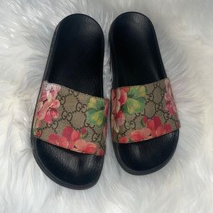 Gucci in bloom slides
